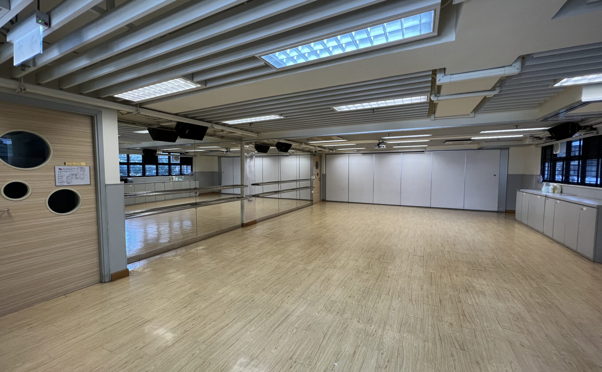 Little Duck Dance and Arts Academy providing playgroup kid dance class including ballet jazz latin kpop